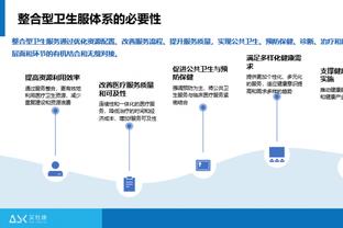 苏亚雷斯禁区内被撞到，裁判亲自看回放宣布：没点球！